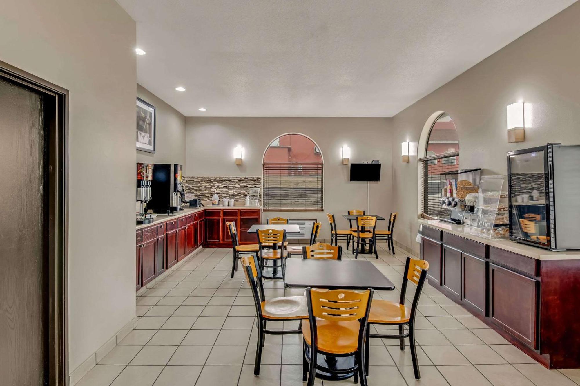 Rodeway Inn Red Oak Luaran gambar