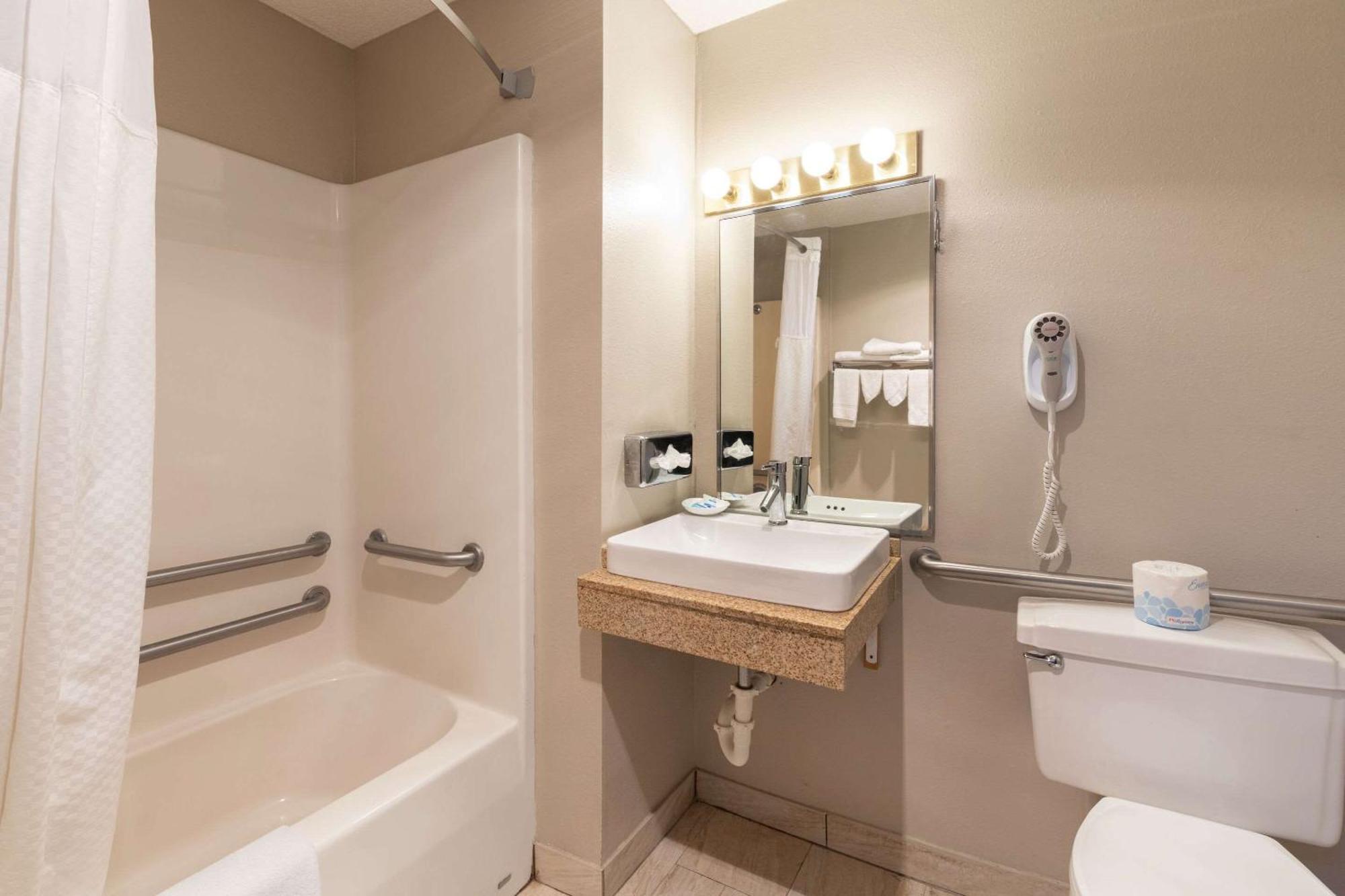 Rodeway Inn Red Oak Luaran gambar