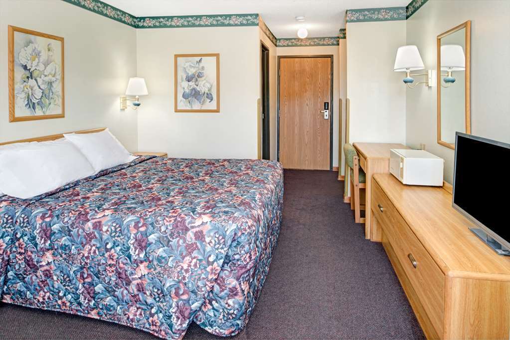 Rodeway Inn Red Oak Bilik gambar