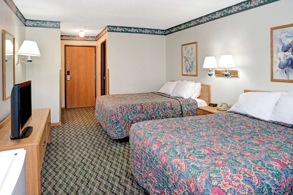 Rodeway Inn Red Oak Bilik gambar