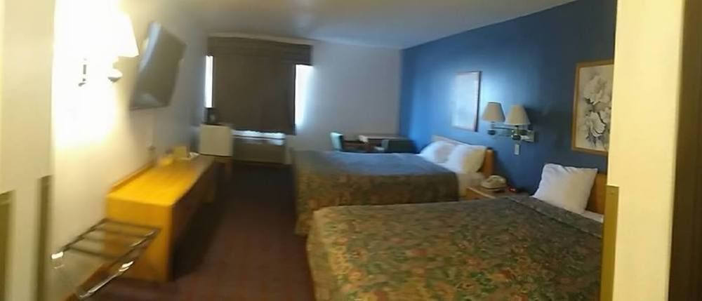 Rodeway Inn Red Oak Luaran gambar