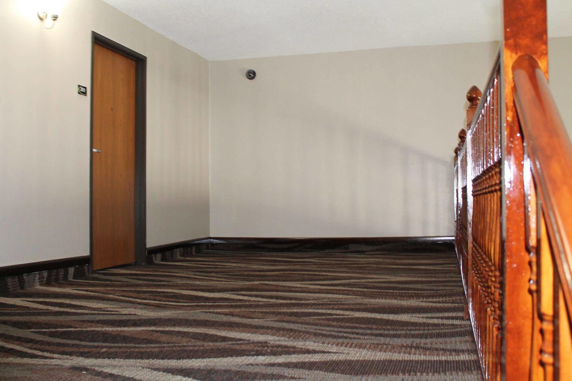 Rodeway Inn Red Oak Luaran gambar
